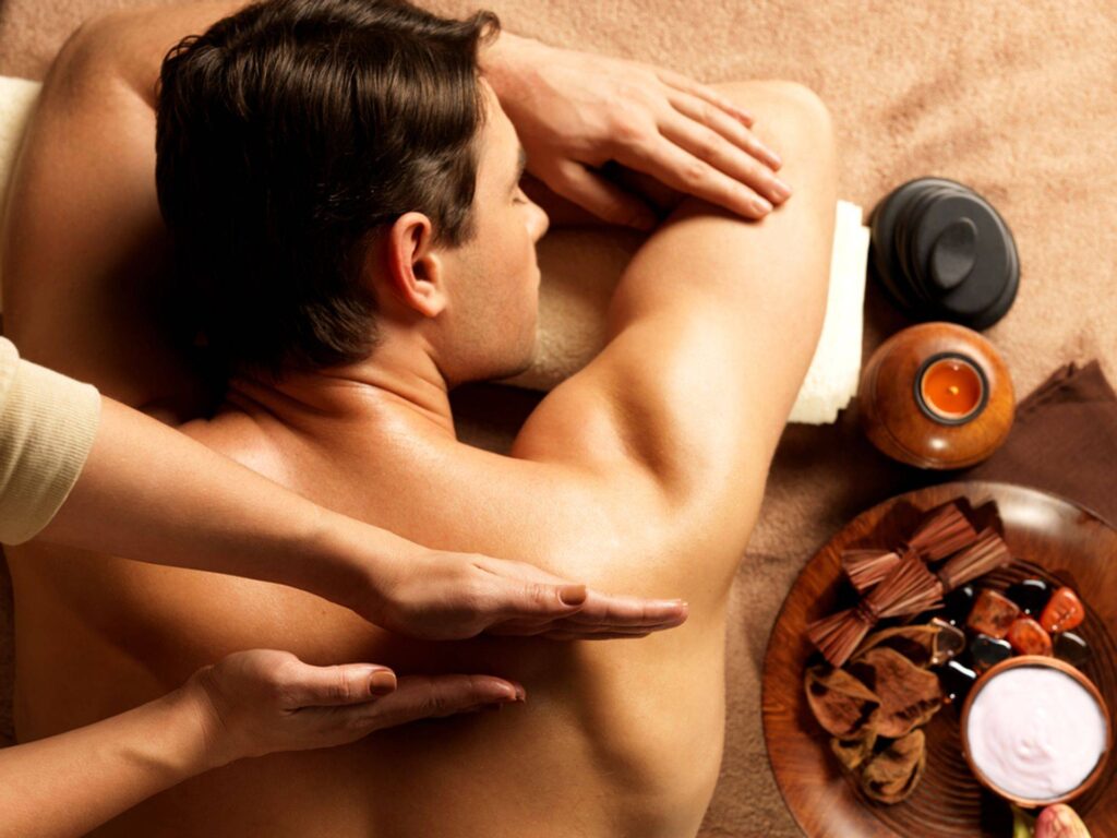 Respiración consciente durante un masaje tántrico erótico